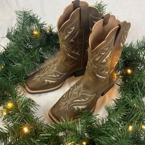 Ariat Youth Round Up Bliss Western Boots — Size 4 — Tan & Gold Glitter — New Wit
